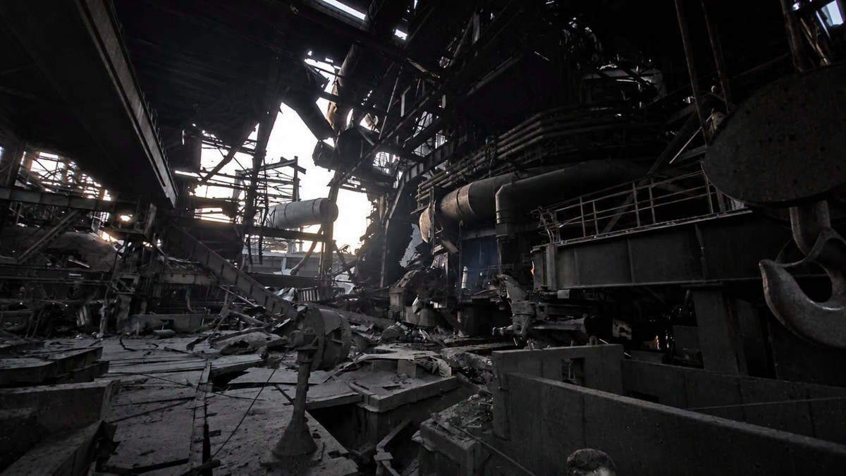 Russian Strikes Stop 90% of Ukraine’s Steel Output