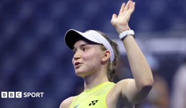 Elena Rybakina waves to the crowd