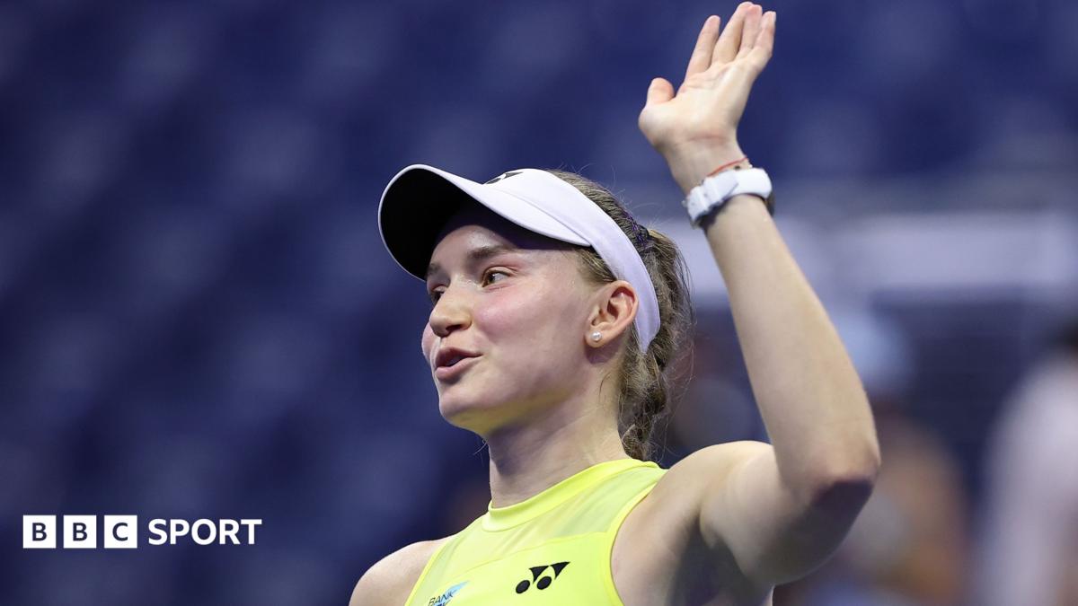 Elena Rybakina waves to the crowd