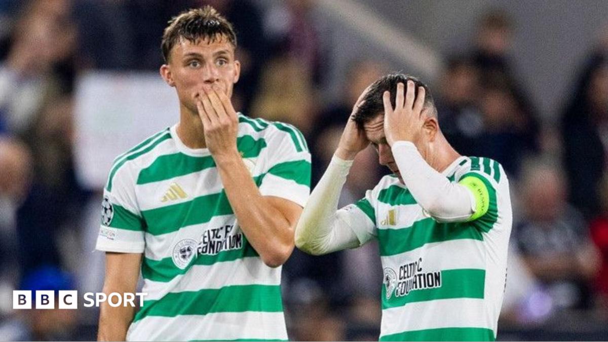 Dejected Celtic players