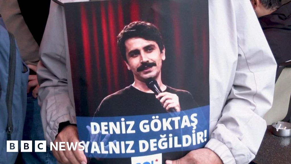 Turkey stand-up comic released after being convicted of insulting Erdoğan - BBC