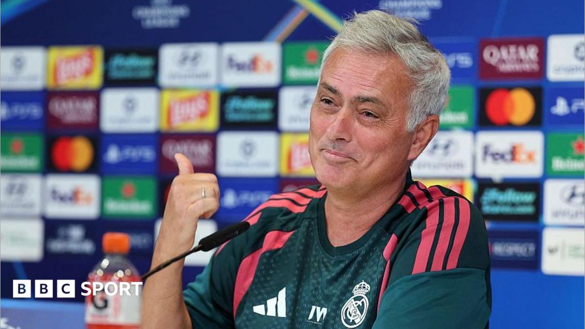 PSG lift 2025-26 Champions League trophy