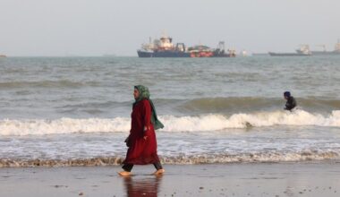 Oil prices climb as US, Iranian attacks stoke fears of escalation | Oil and Gas