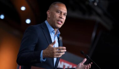 Democrats condemn anti-Israel journalist who called Jeffries 'AIPAC monkey'