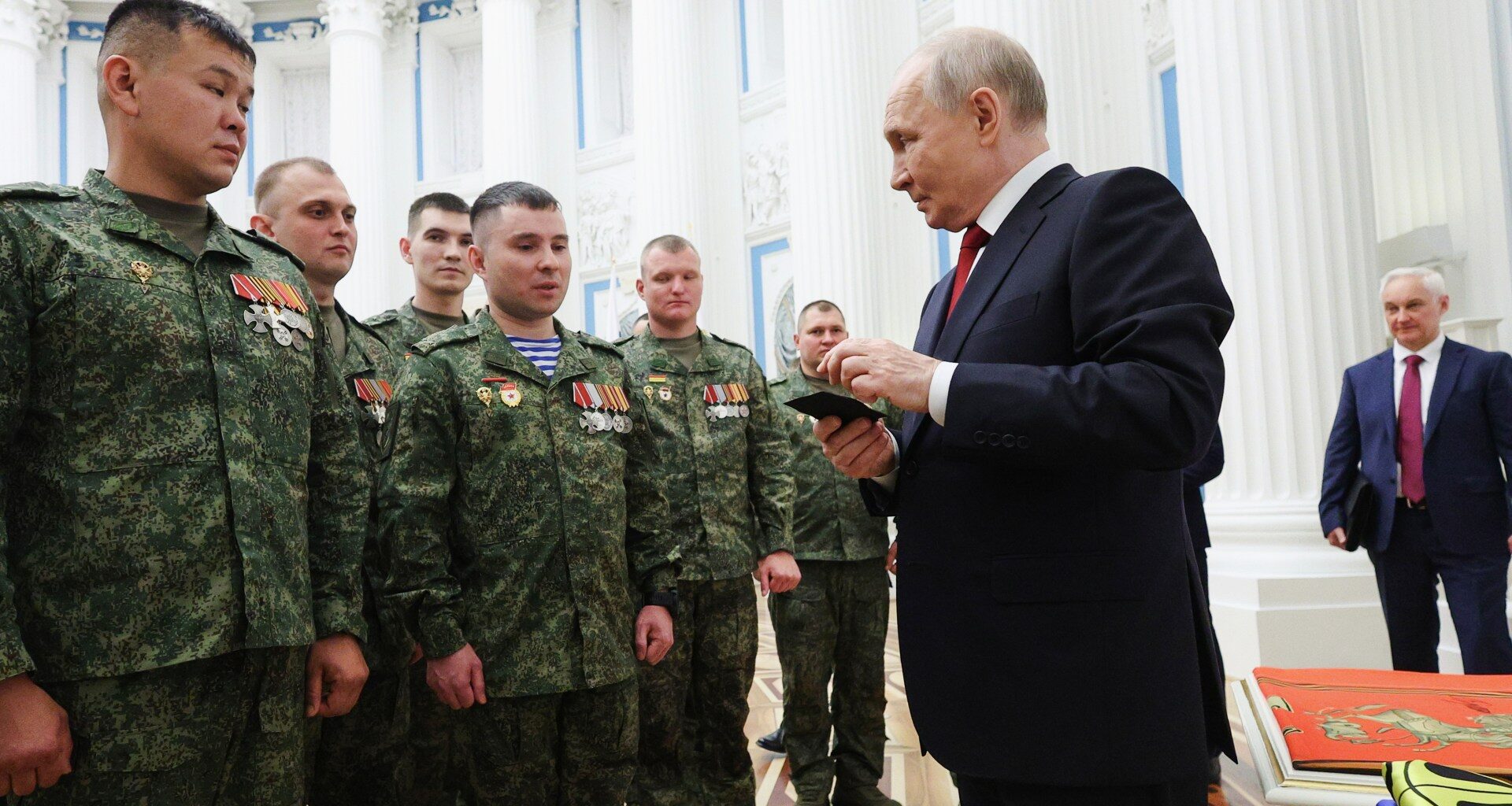 Why has Putin added 15,000 new soldiers to Russia’s army? | Russia-Ukraine war News