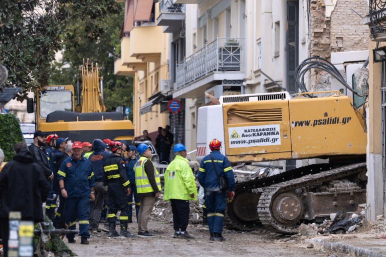 Rescuers work at the scene following Friday's powerful blast in Athens' Plaka district, Saturday, September 26, 2026 [Yorgos Karahalis/AP]