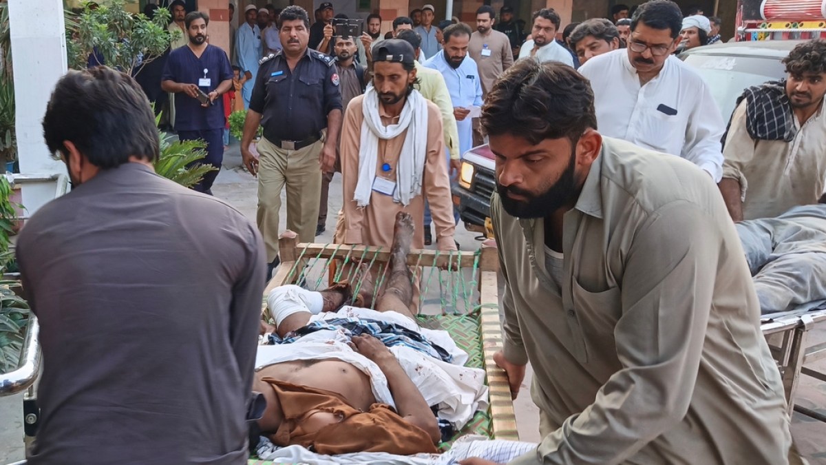 Suicide bombing in Pakistan’s Dera Ismail Khan kills at least 12 people | Armed Groups News