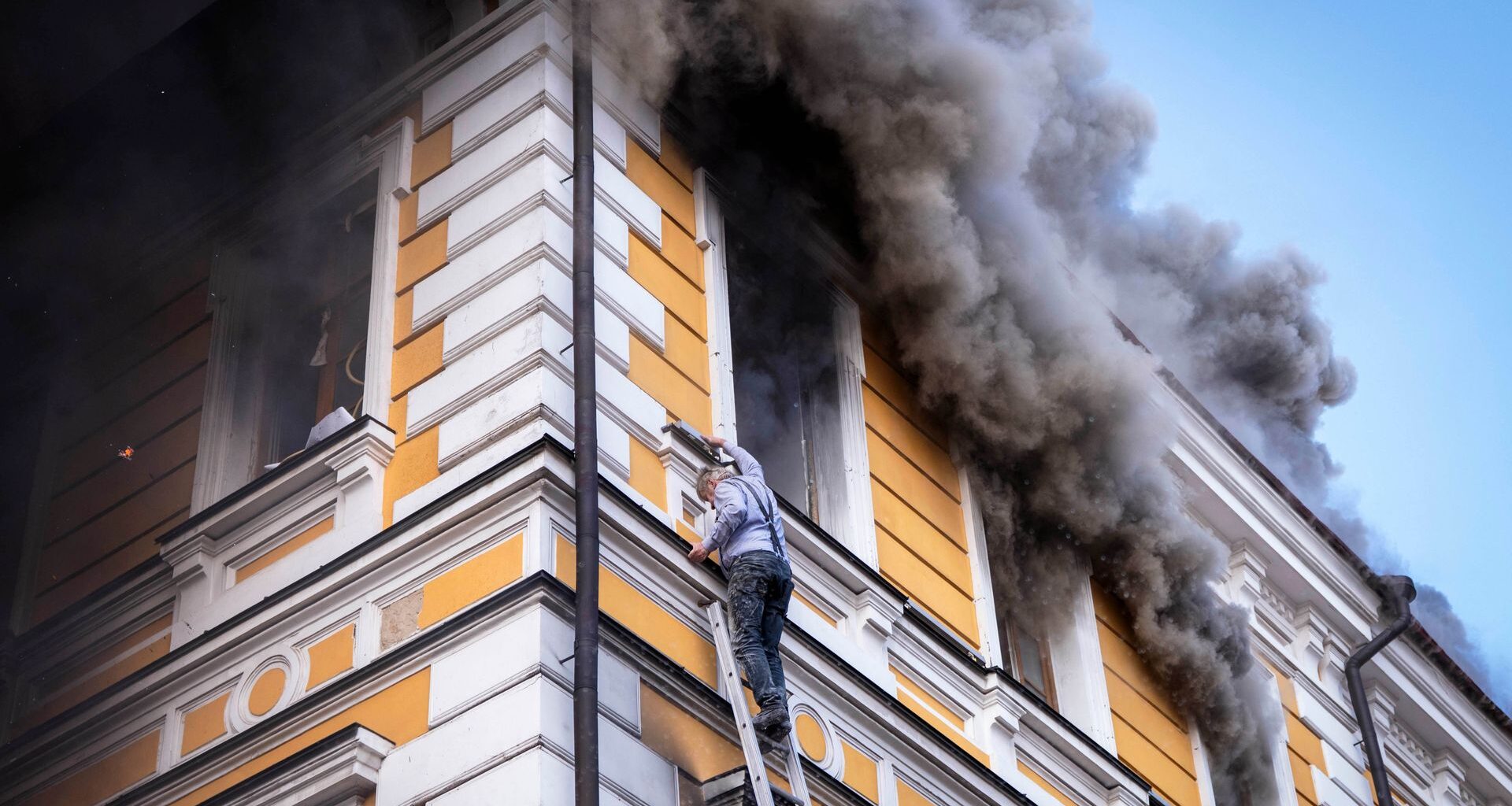 Breaking: Medical center, science academy struck in downtown Kyiv as all-day Russian drone attacks continue