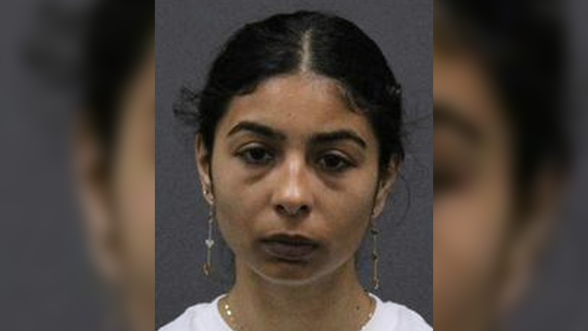 Woman, man wanted in connection with alleged robbery in Scarborough