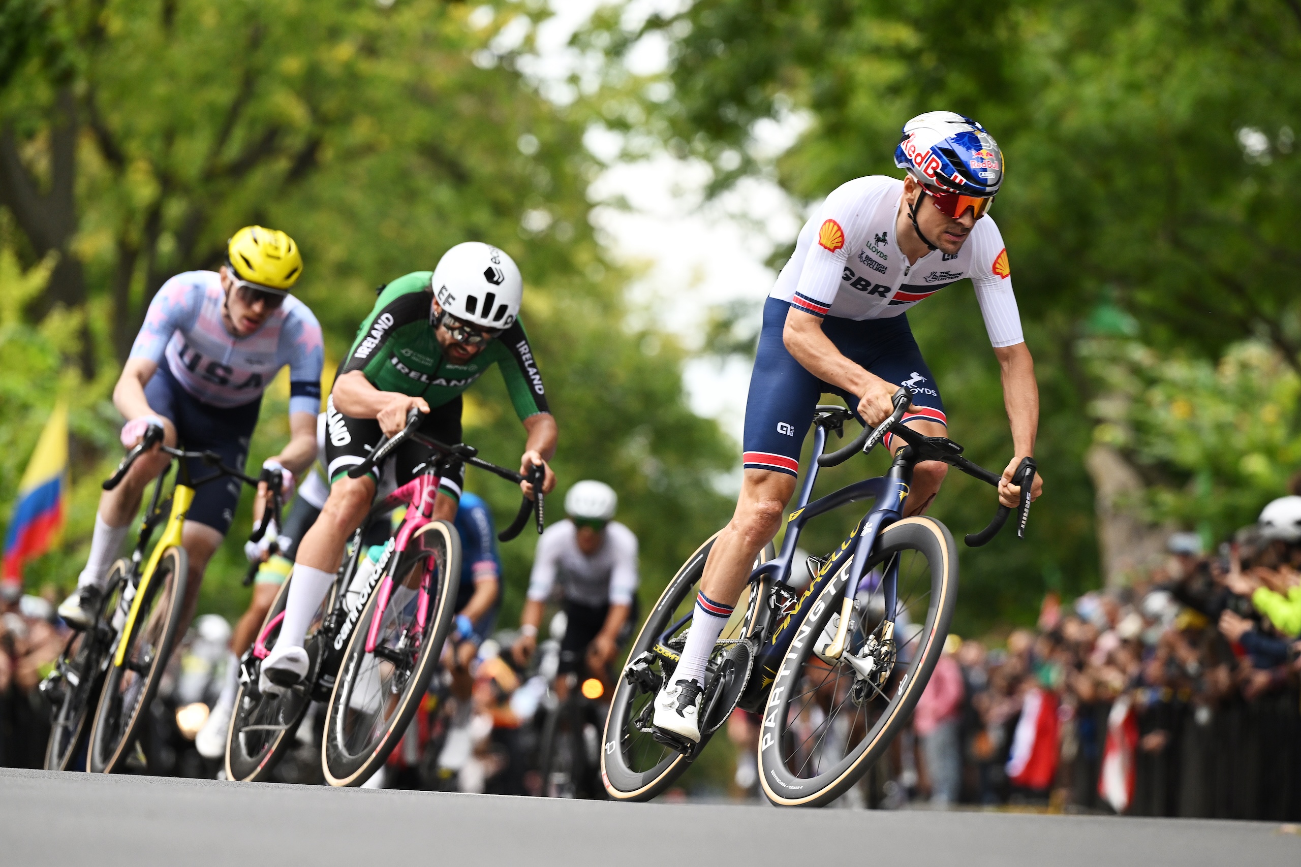 MONTREAL, QUEBEC - SEPTEMBER 27: Tom Pidcock and Team Great Britain competes in the chase group during the 99th UCI Road World Championships Montreal 2026 - Men Elite Road Race a 273.4km one day race from Brossard to Montreal on September 27, 2026 in Montreal, Quebec. (Photo by Dario Belingheri/Getty Images)