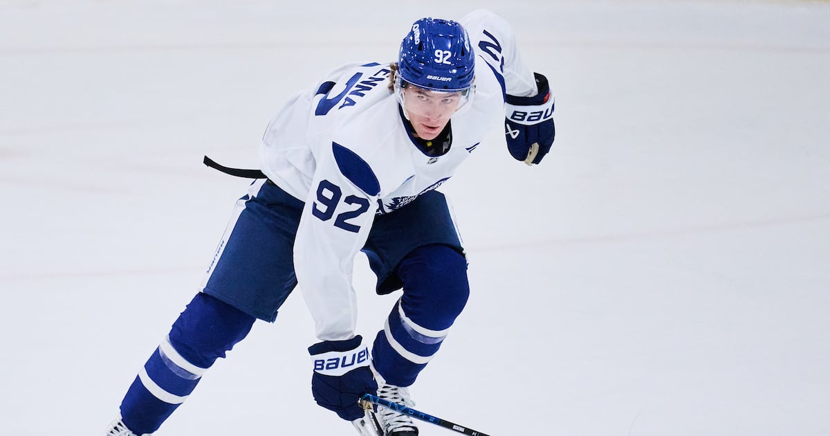 McKenna turns heads while skating beside Tavares, Nylander in first Leafs practice