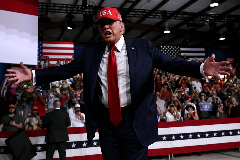 Donald Trump (Photo: Brendan SMIALOWSKI / AFP) עצרת בחירות של נשיא ארה"ב טראמפ ב צפון קרוליינה
