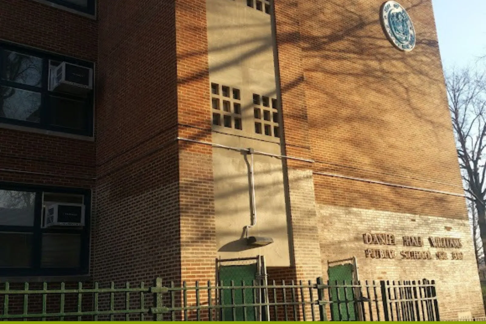 Nikole Hannah-Jones' daughter attended Public School 307 in Brooklyn, whose attendance zone was drawn closely around the Farragut Houses, a large public housing development. (Photos: Google Maps)