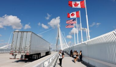 U.S. announces a ban on certain Canadian imports of dairy, alcohol and other products