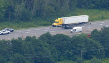 Highway 401 crash in Oshawa leaves 2 injured