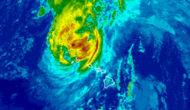 Hurricane Lowell passes just west of Niihau, damaging wind, heavy rain expected overnight | First Alert Weather
