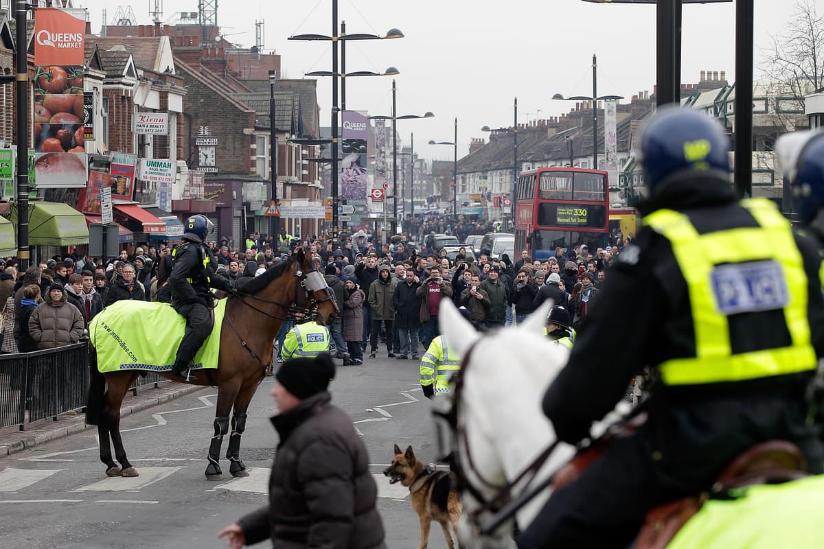 Met Police to flood streets with 400 officers in riot gear for Millwall v West Ham - London Evening Standard