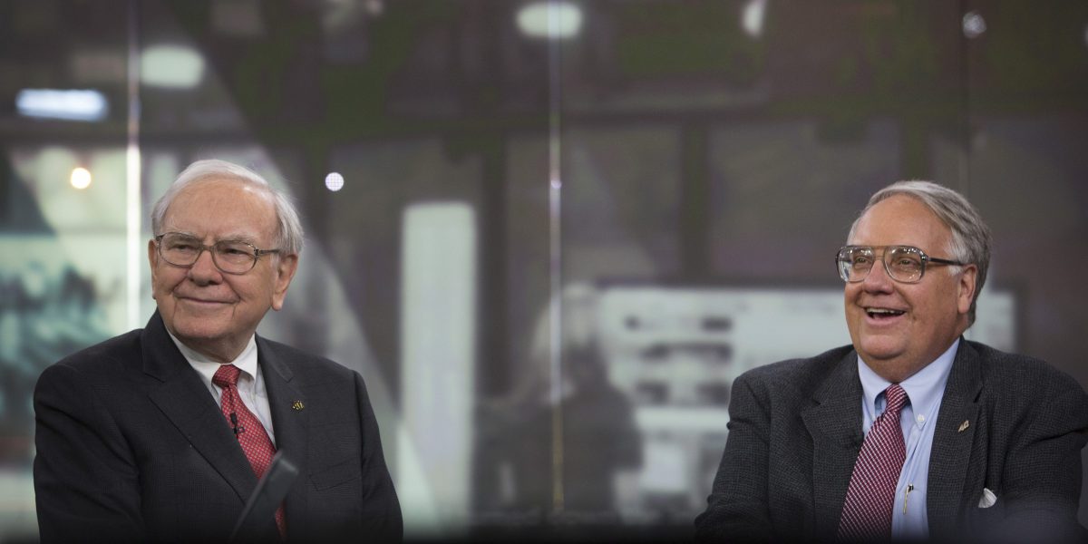 Meet Warren Buffett's son Howard, a former sheriff, war photographer, and Berkshire's new chairman