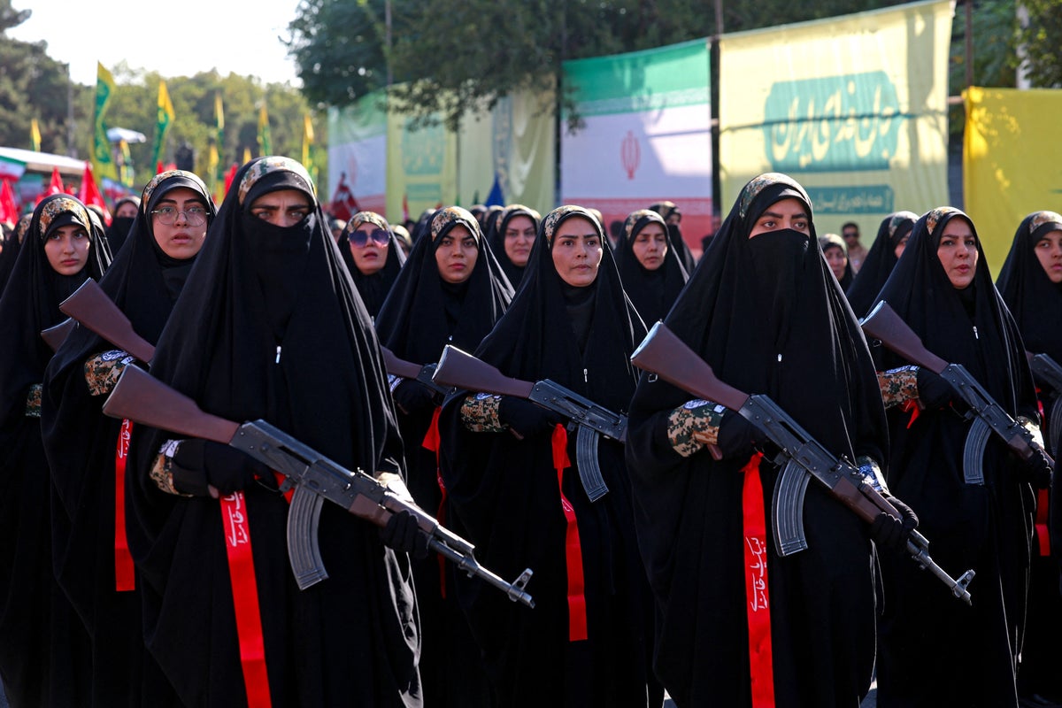 Hundreds of thousands attend Iran’s biggest pro-regime rally since war began