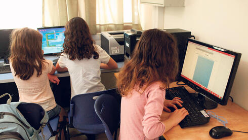 Israel wants to lead in AI education. Its teachers aren’t ready yet