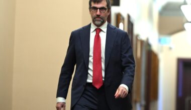 Steven Guilbeault officially resigns Montreal seat of Laurier-Sainte-Marie