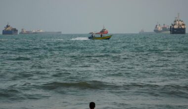 US strikes 3 Iranian oil tankers after saying warships were targeted with ballistic missiles – Capital Gazette
