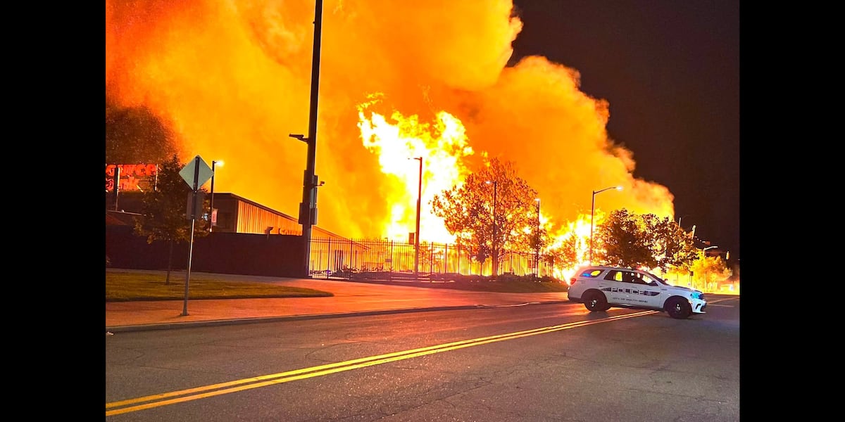 Crews battle massive fire at downtown South Bend construction site