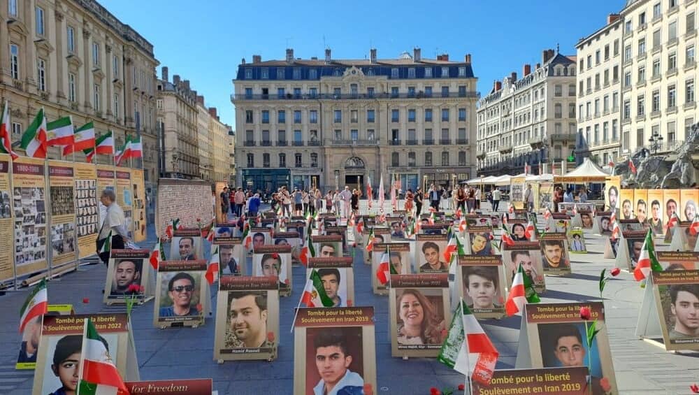 On September 26, 2026, NCRI supporters in Lyon, France, staged a photo exhibition honoring the victims of Iran’s uprisings and political prisoners in front of Lyon City Hall 