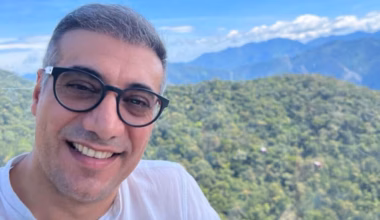 A New York jeweler has been released from prison in Iran but is banned from leaving war-torn country