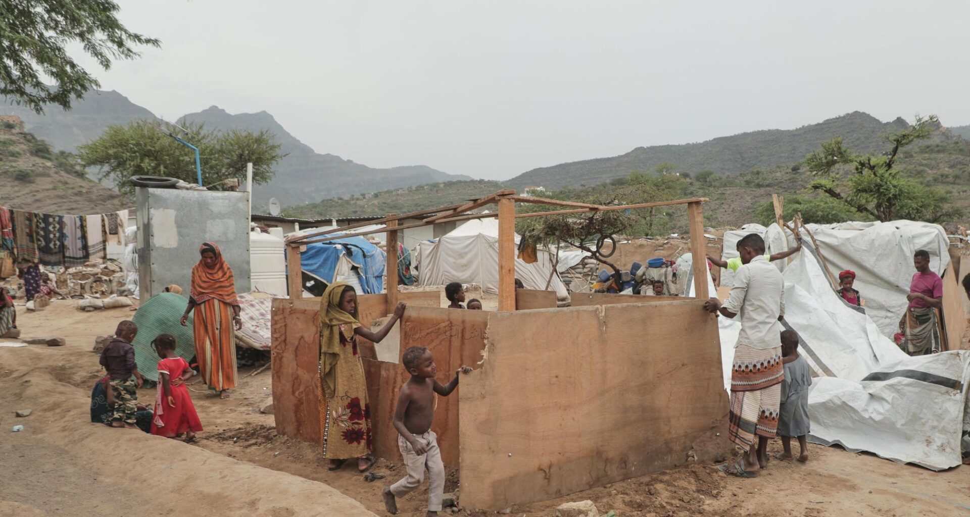 Tens of thousands flee as Iran-backed rebels draw Yemen into wider war
