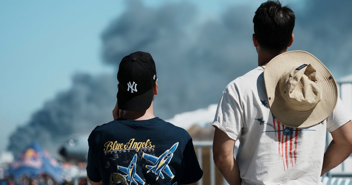 2 pilots killed after Greek air force jet crashes at aerial show - CTV News