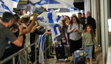 Israel-bound flight diverts to Saudi Arabia after pilot stabs another pilot in cockpit