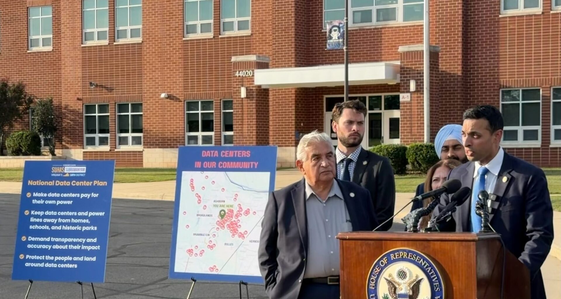 ‘A Trojan horse’: Northern Virginia congressman pushes national data center legislation – WTOP News