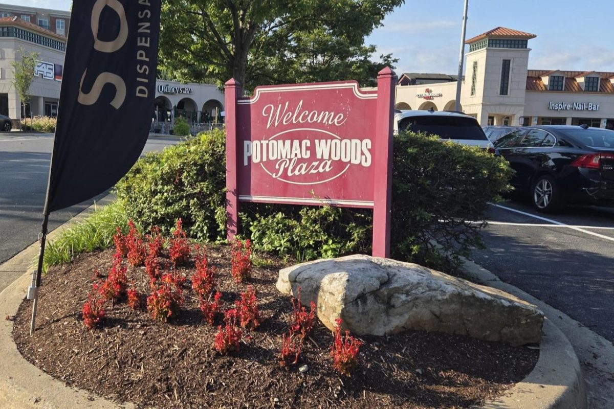 Suspect in fatal shooting at Potomac Woods Plaza remains at large