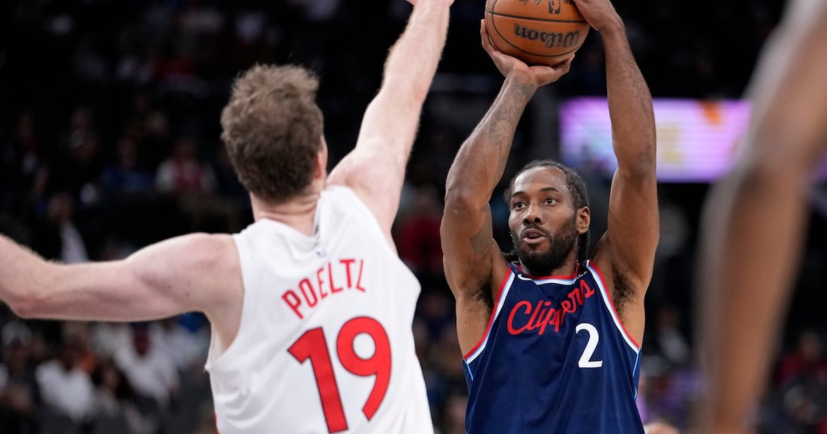Kawhi Leonard agrees to two-year extension with Toronto Raptors