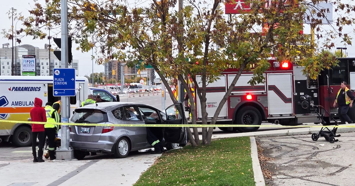 Man dead, 7 injured in three Winnipeg crashes - ctvnews.ca