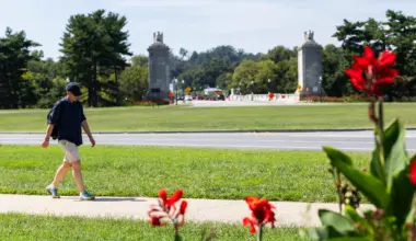 Trump’s plan to militarize proposed arch raises new legal, safety concerns - The Washington Post