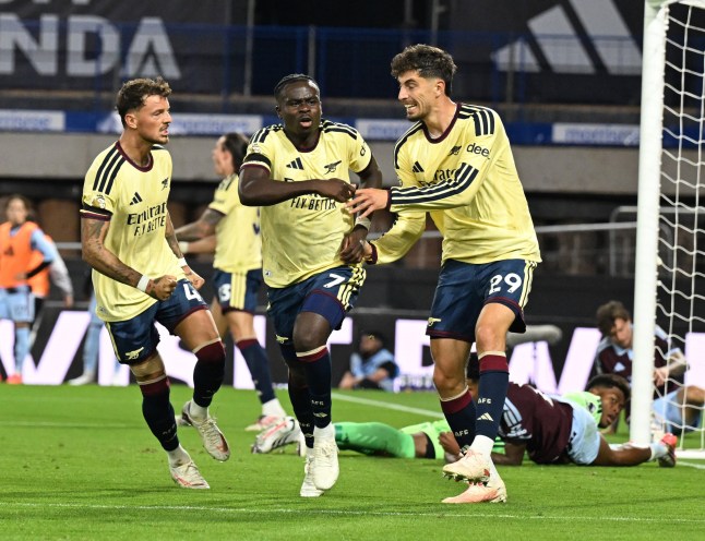 BIRMINGHAM, ENGLAND - AUGUST 31: Bukayo Saka of Arsenal celebrates scoring his team???s first goal with teammates Ben White and Kai Havertz during the Premier League 2026/27 match between Aston Villa Fduring the Premier League 2026/27 match between Aston Villa FC and Arsenal FC at Villa Park on August 31, 2026 in Birmingham, England. (Photo by Stuart MacFarlane/Arsenal FC via Getty Images)