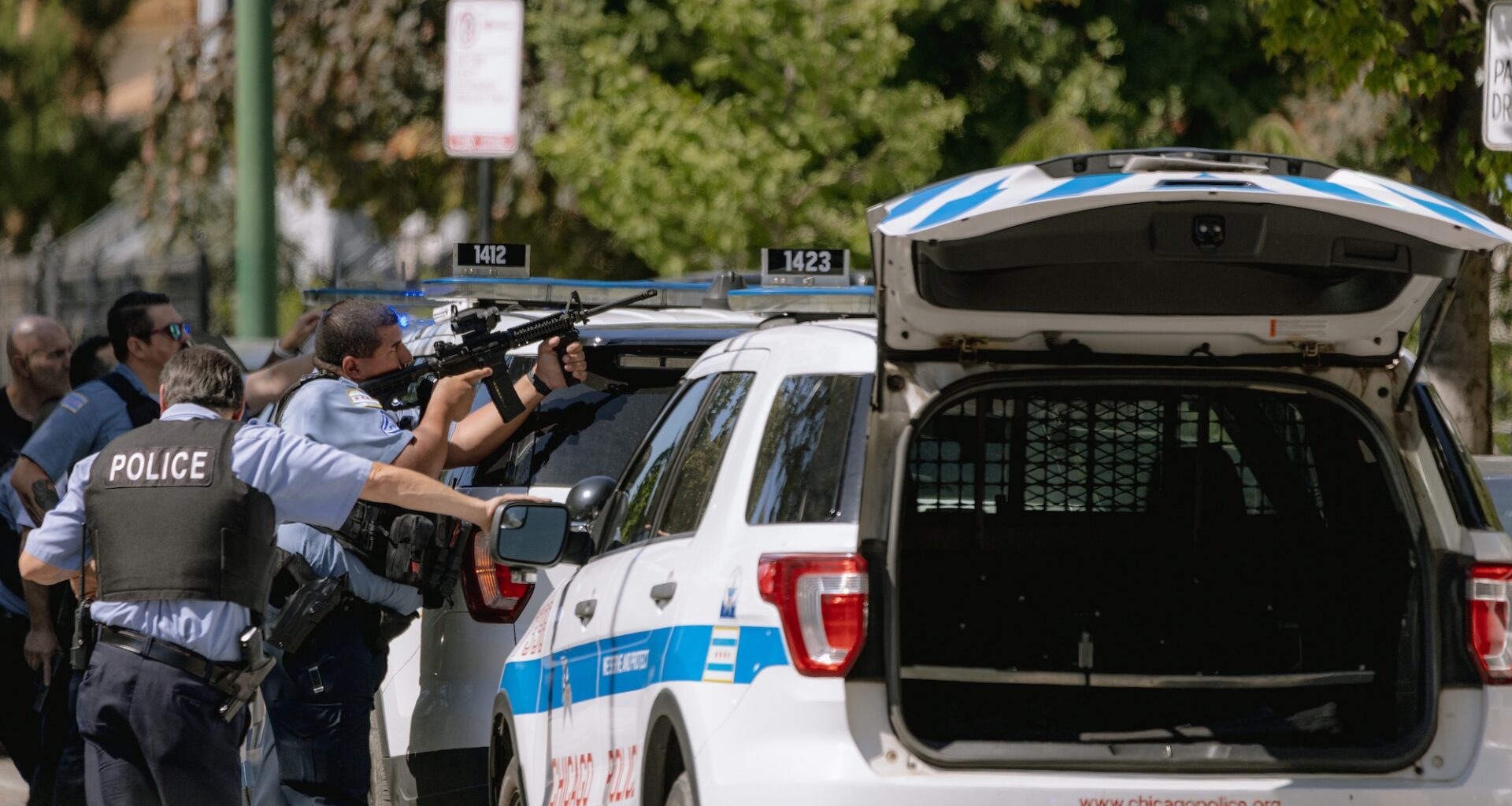 SWAT Standoff Breaks Out On Former Mayor Lori Lightfoot's Logan Square Block, Police Say