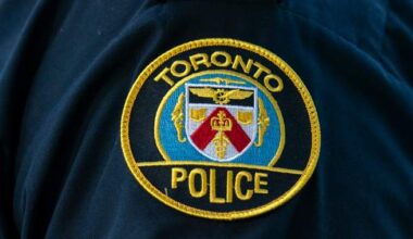 Daylight shooting in Toronto leaves 2 people dead - Global News