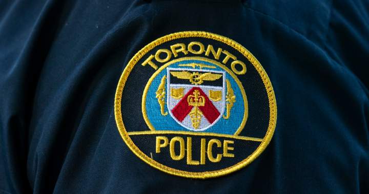 Daylight shooting in Toronto leaves 2 people dead - Global News