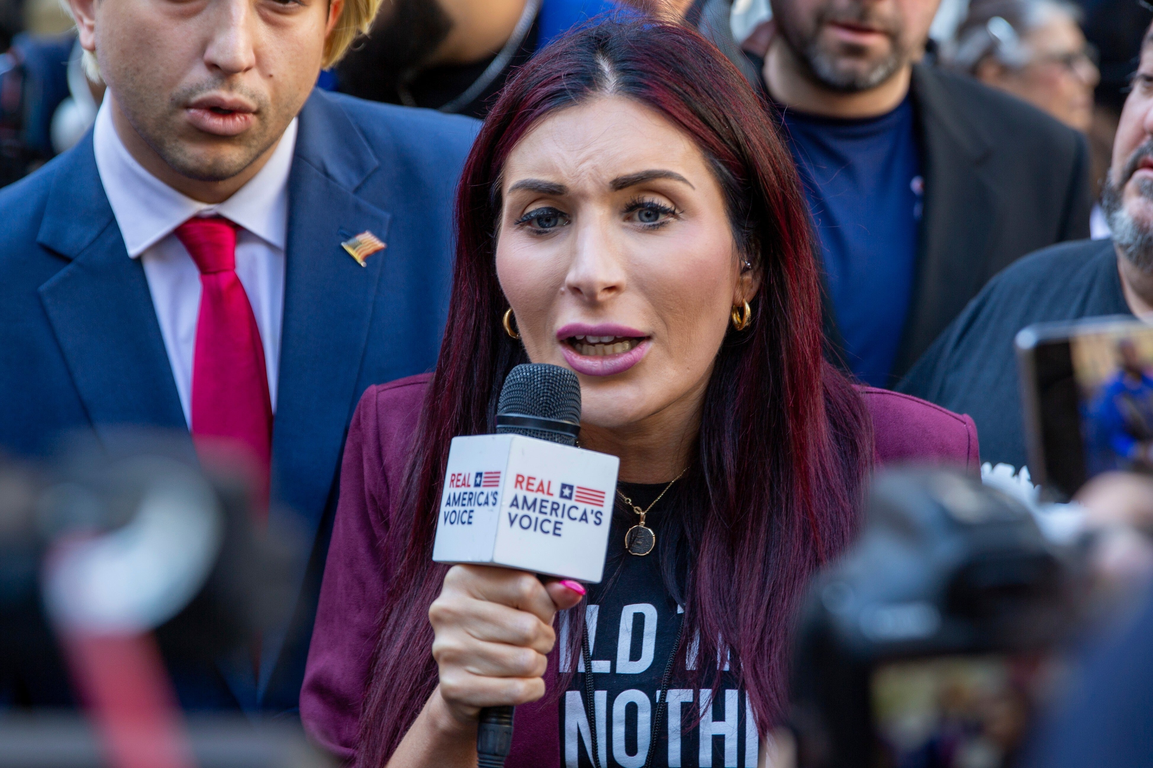 Right-wing provocateur Laura Loomer publicly urged Vice President JD Vance to refuse a handshake with New York City Mayor Zohran Mamdani at an upcoming 9/11 anniversary ceremony