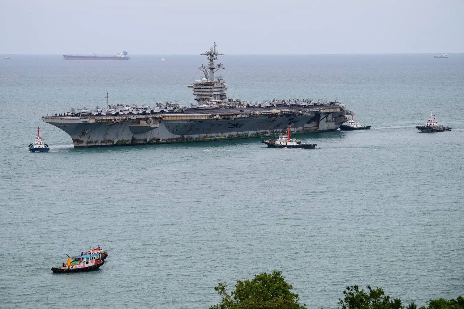 The USS Abraham Lincoln Is a Troubling Metaphor for the Iran War