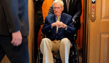 Mitch McConnell returns to the Senate three months after a fall