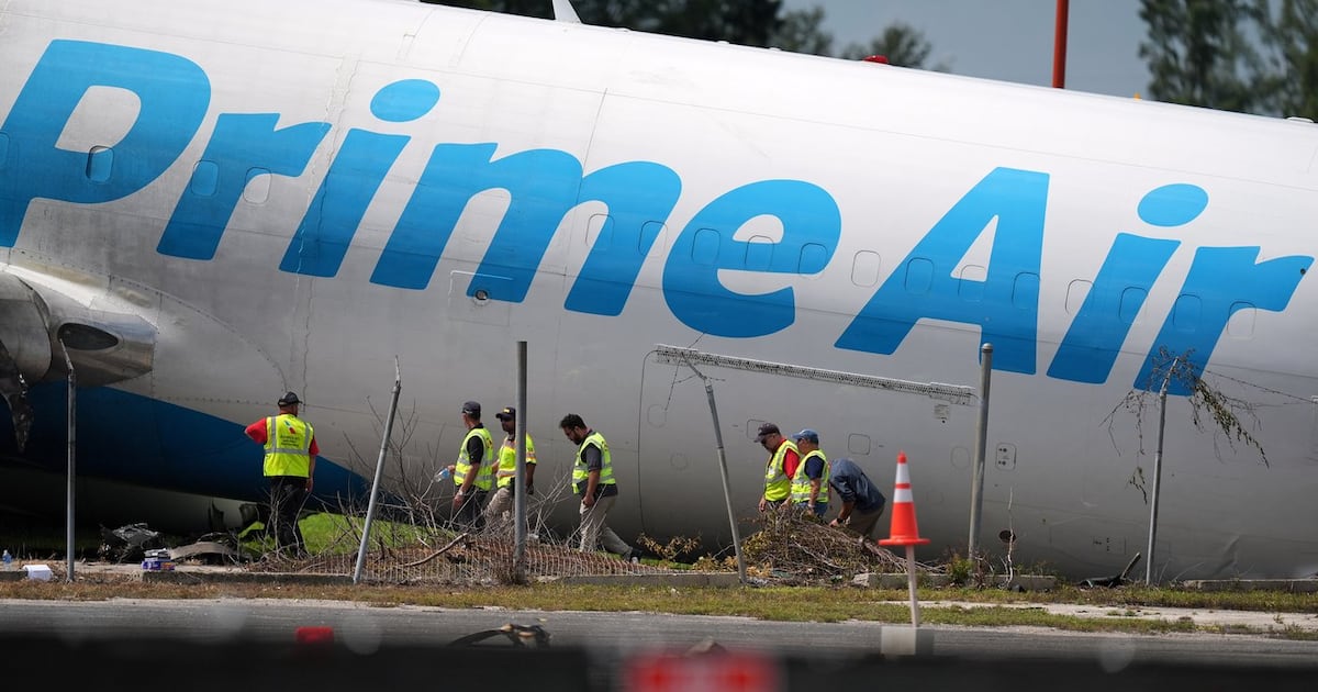 A pilot of the Amazon cargo plane that careened off Miami runway warned it was coming in too fast - CTV News