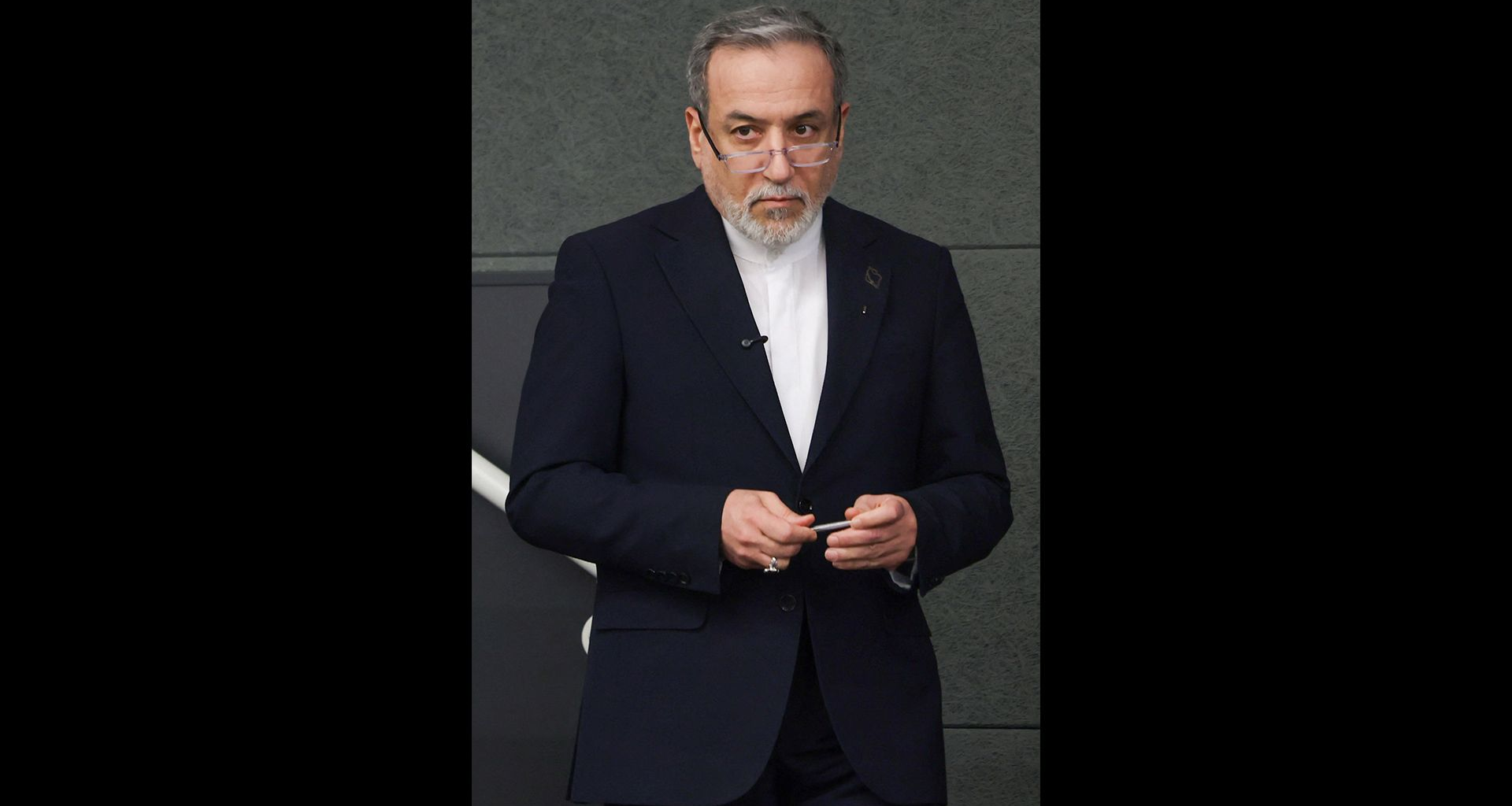 ‘Iran ready for doomsday war’, FM Araghchi says | Conflict News