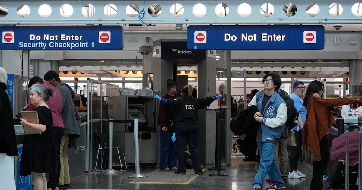 Ontario student accused of taking airport photos for Chinese official - CTV News