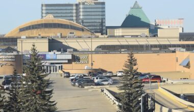 U.S. official says Canada would need West Edmonton Mall submarines in war - CTV News