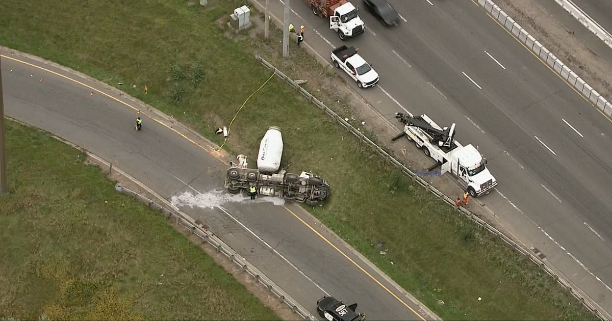 Hwy. 401 cement truck crash leaves 1 person dead