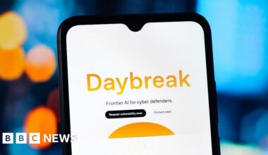OpenAI gives AI cyber defence tools to Ukraine - BBC